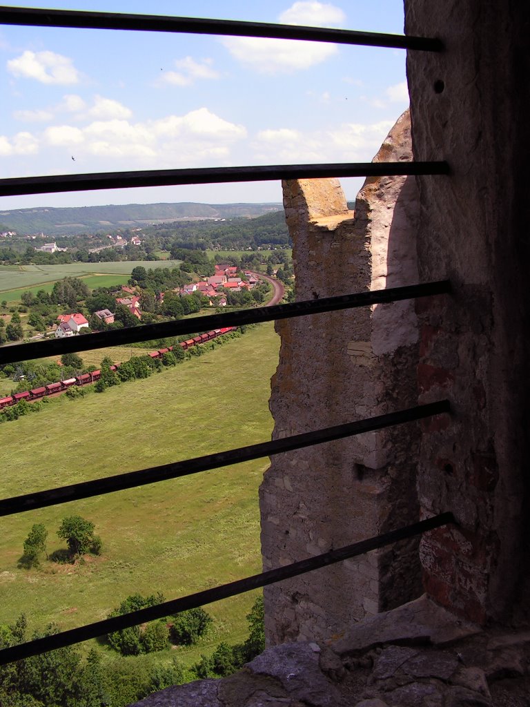 Rudelsburg mit Blick auf Lengefeld by Hans Ulrich H