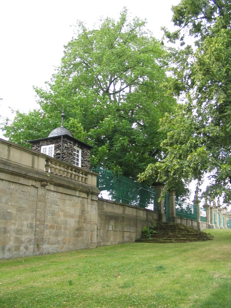 Schloss Ludwigsburg - Aussenmauer by Oliver Geiger