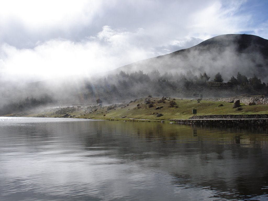 Laguna De Mucubají by nielsvanopstal