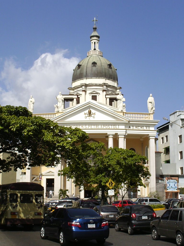 Iglesia San Pedro de Caracas by Zadir Correa