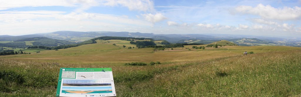 Panorama von der Wasserkuppe nach Süden by Christian Drescher