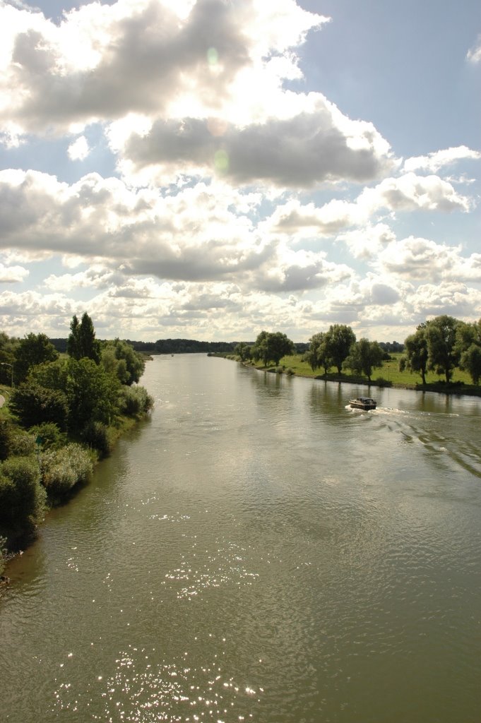 Zicht op de IJssel vanaf de Middachterbrug - De Steeg by thomasklomp