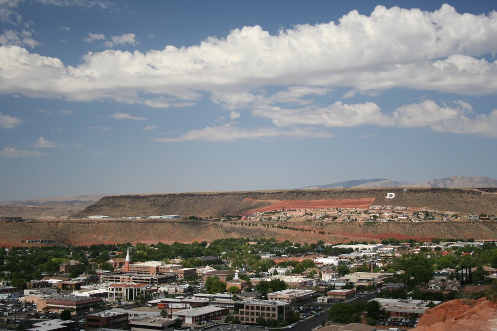 St. George, looking WSW from Skyline Drive by Pholcid