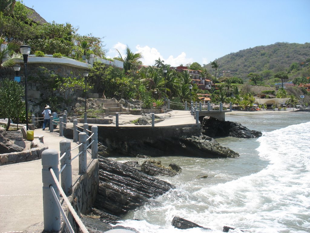 Walk path from Playa Medera to town by ronanddenna