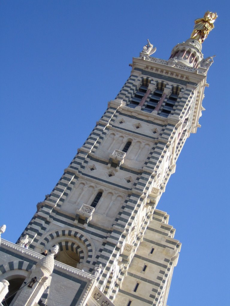 Notre Dame de la Garde by MrDrap