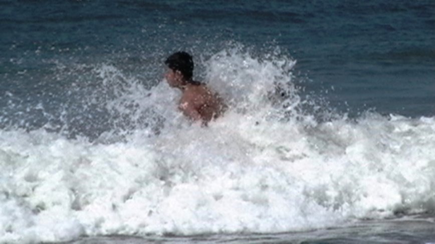 Fuertes olas playa zarguero by WilmerH