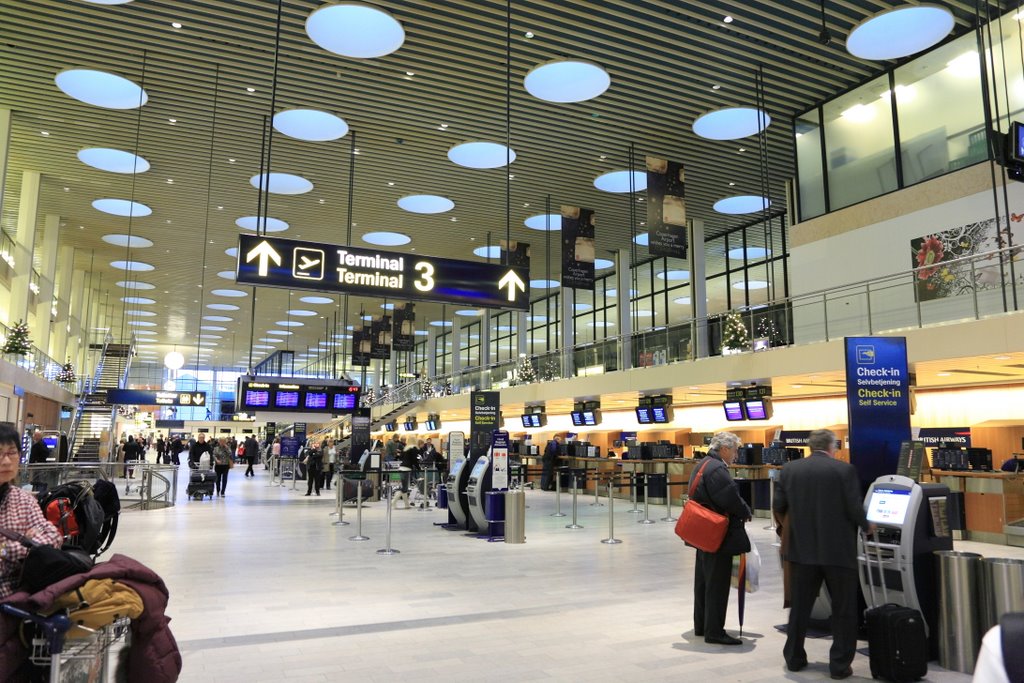 Copenhagen Kastrup Airport by Andy Tam