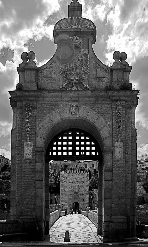 Puerta y puente de Alcantara by gmg61