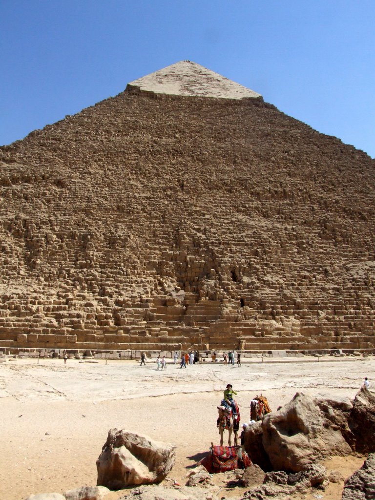 Giza by Marek Grausz