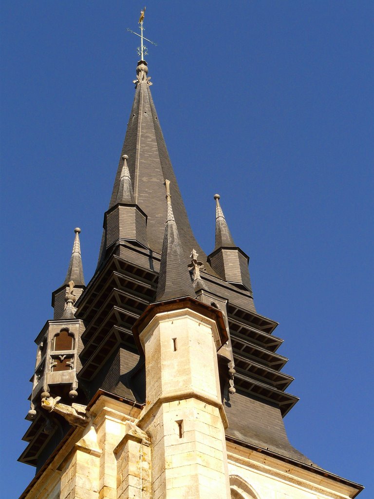 L'église N.D de la Couture by Nicolas Aubé