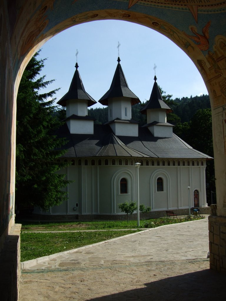 Durau Monastery by gabiavram