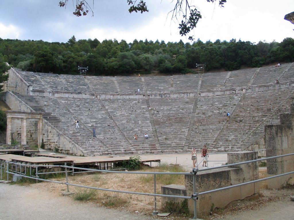 Gr­eece Epidaurus Theat­er by F3d0r