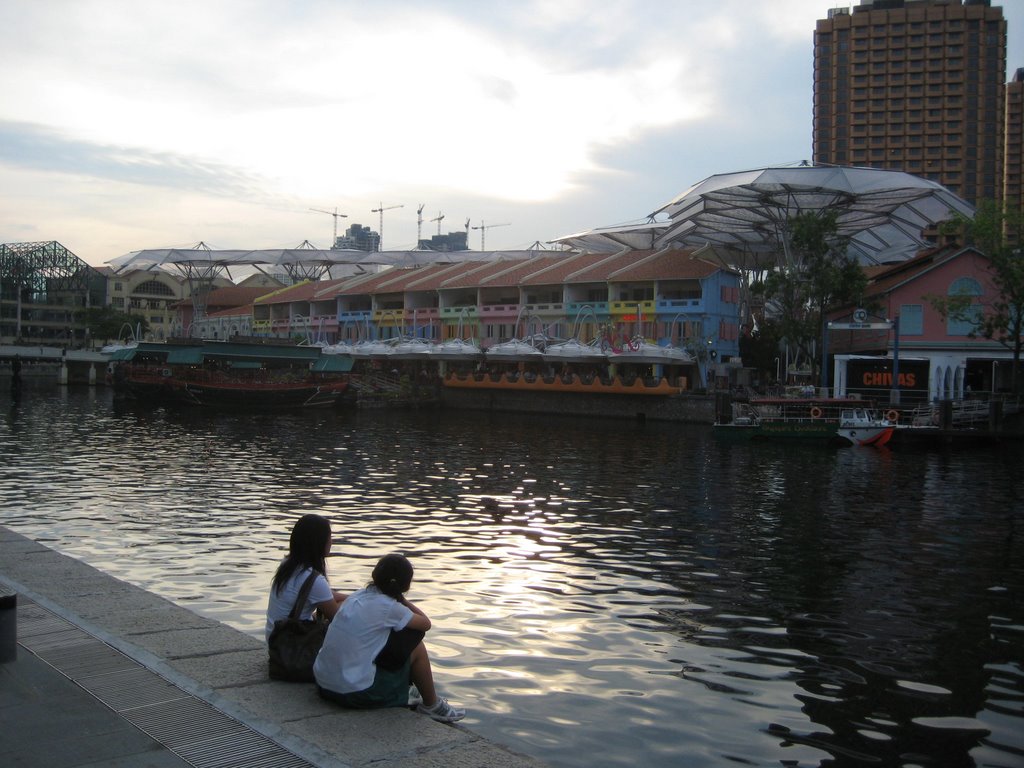 Clarke Quay, Singapore by Luc Valencia