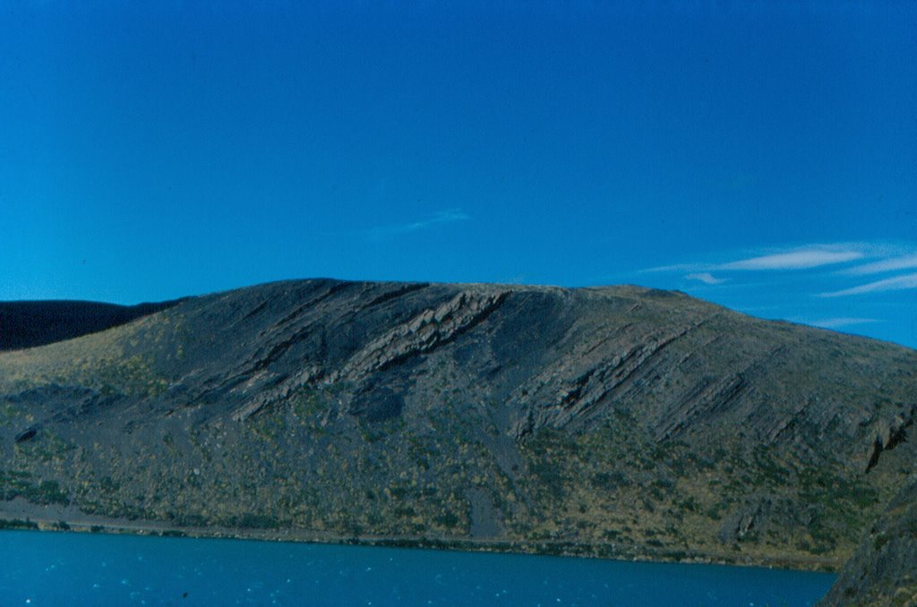 Crétacico. Lago Pehoe by Ricardo Martini