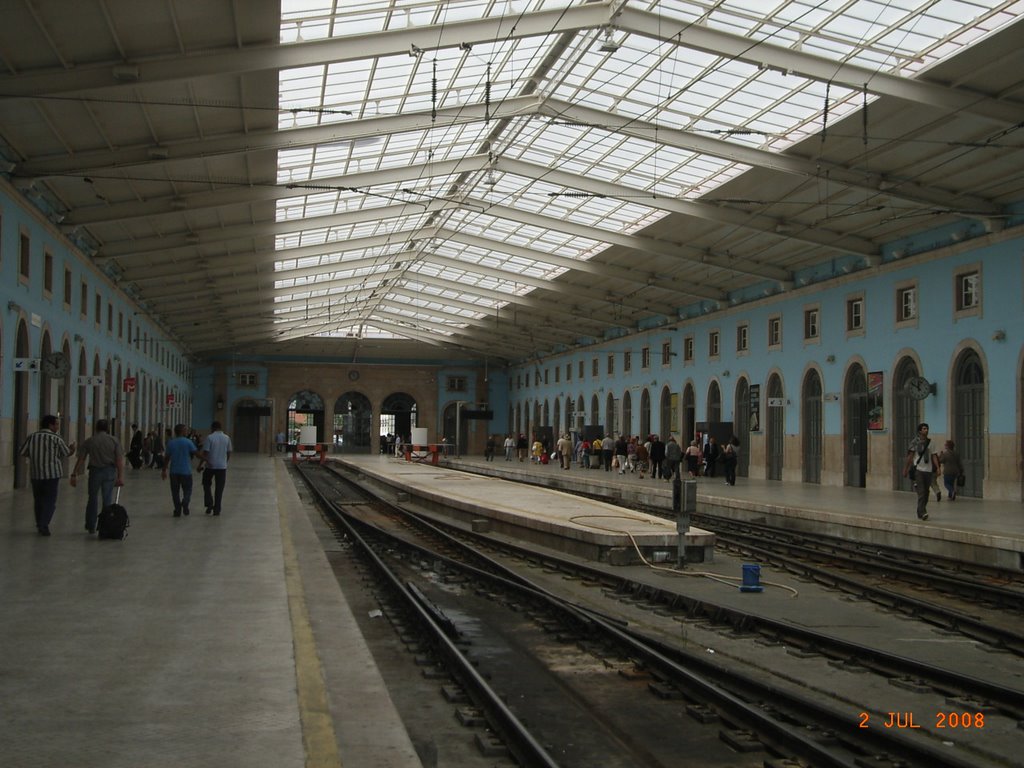 Gare "Santa Apólonia" Lisbonne by Cossel