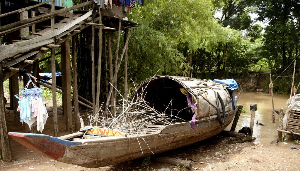 Local boat near Chau Doc by Steven Witkam