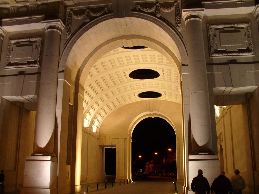 Le monument de la ville d'ypres by CAPECURE