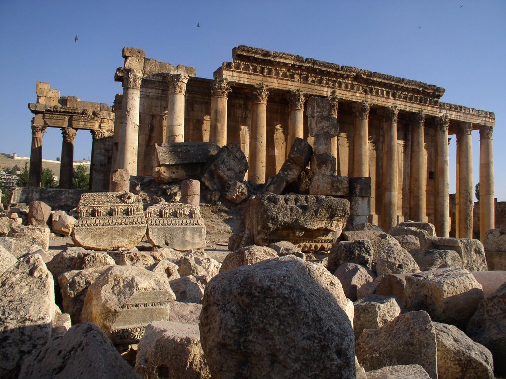 Baalbek temple by grzesio2112