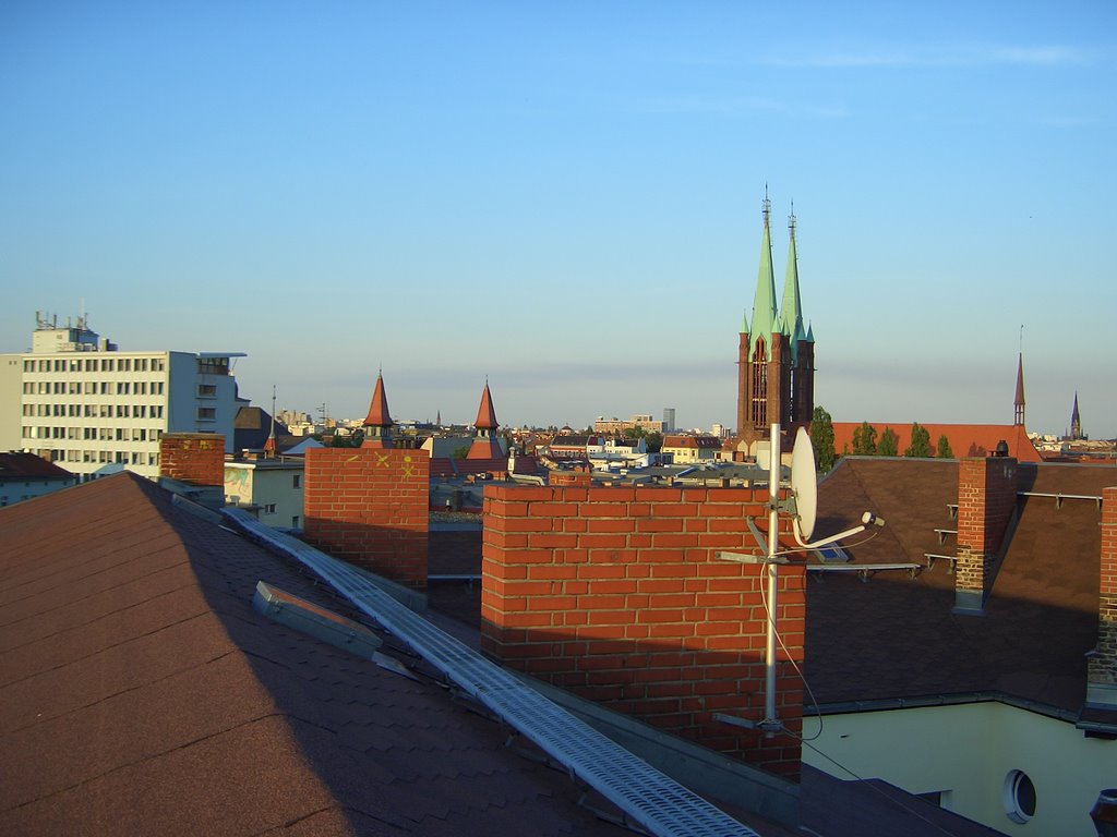 Rathaus Kreuzberg und St. Bonifatius-Kirche by Klaus-Peter Kurz