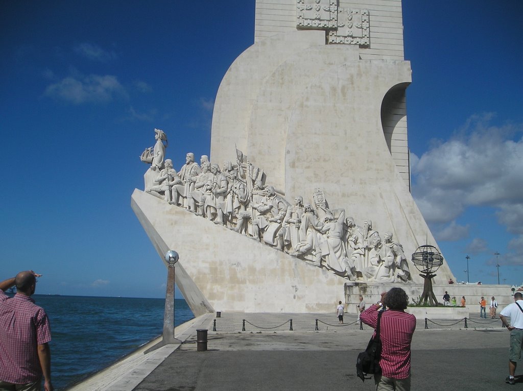 Monumento a los Descubridores by Jose Miguel Gil Corb…