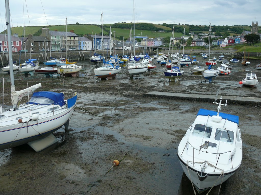 Aberaeron harbour by vladosak