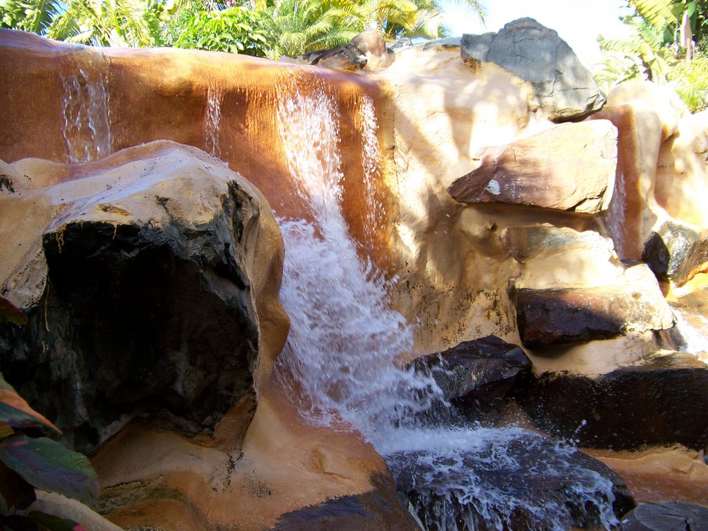 Princess Maspalomas Waterfall by crazygem