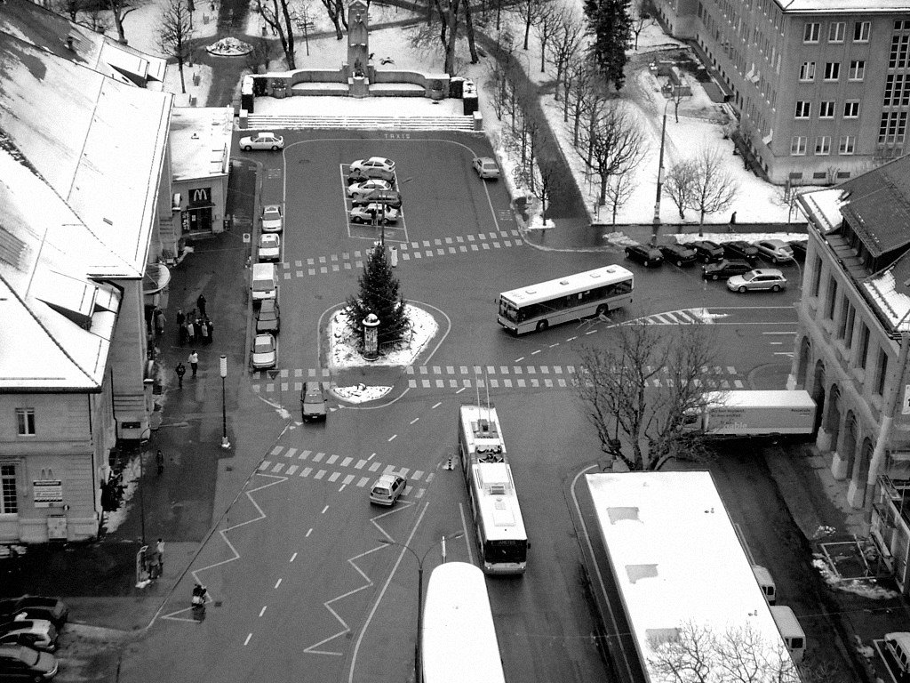 La Chaux-de-Fonds / Place de la Gare by Cossel