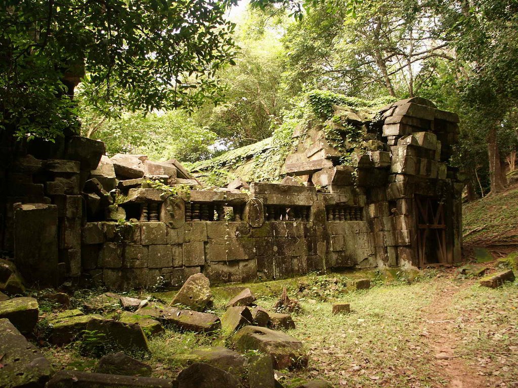 086-Prasat Chau Srei Vibol (19.10.2007) by Khmer Search