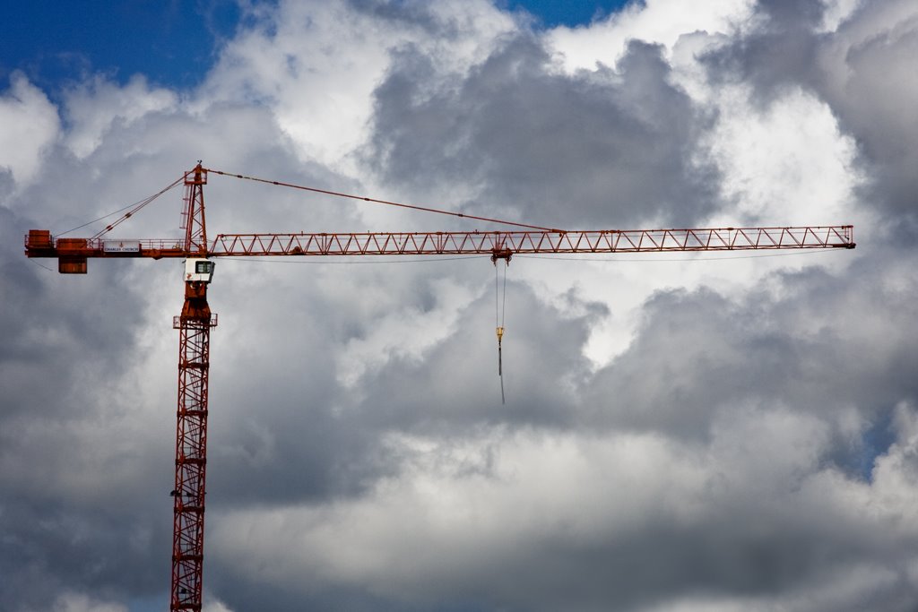 Cardiff Crane by Andrij