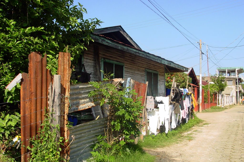 GUATEMALA: Livingston, washing day by Nell van den Bosch -…