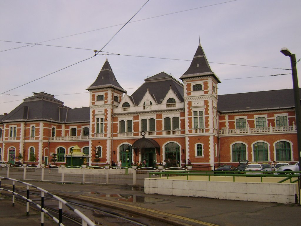 Train Station Miskolc Tiszai Pályaudvar (June,24,2008) by PanoramioHungary