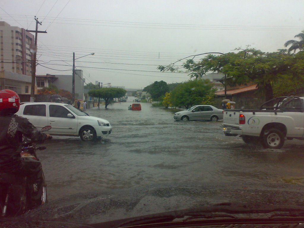 Rua Dr. Jose Gonçalves com a Av, Nascimento de Castro, bairro: Lagoa Nova olhando para o Shopping Midway Mall by Eraldo Marques de So…