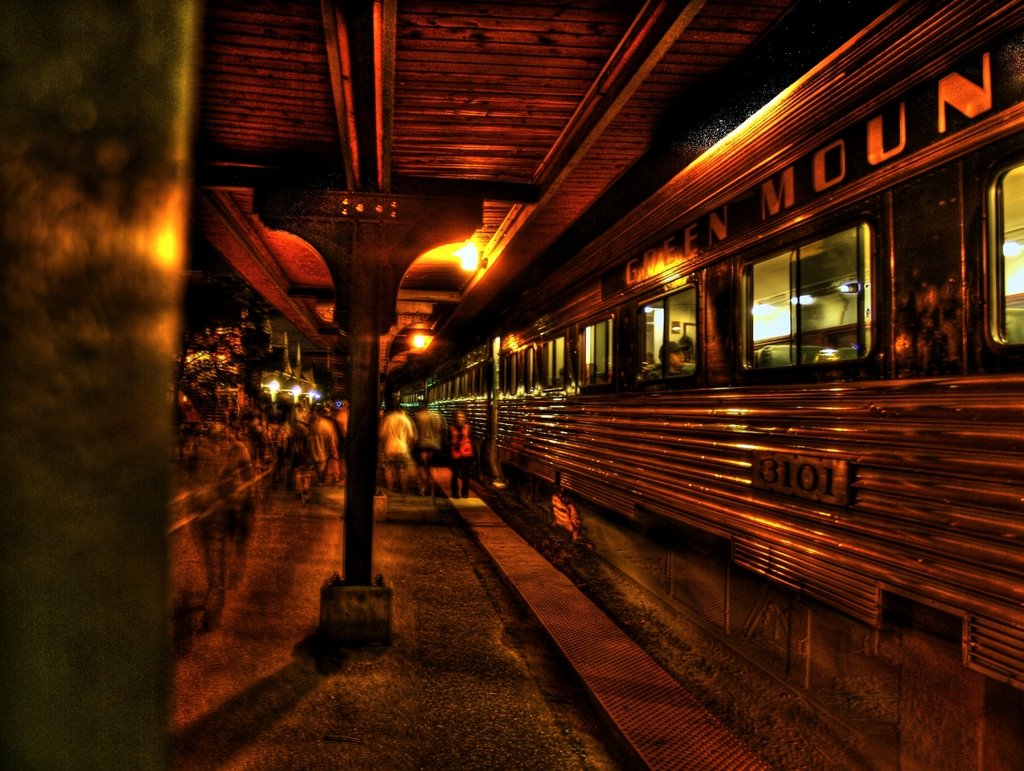 Green Mountain Train (HDR) by swift447