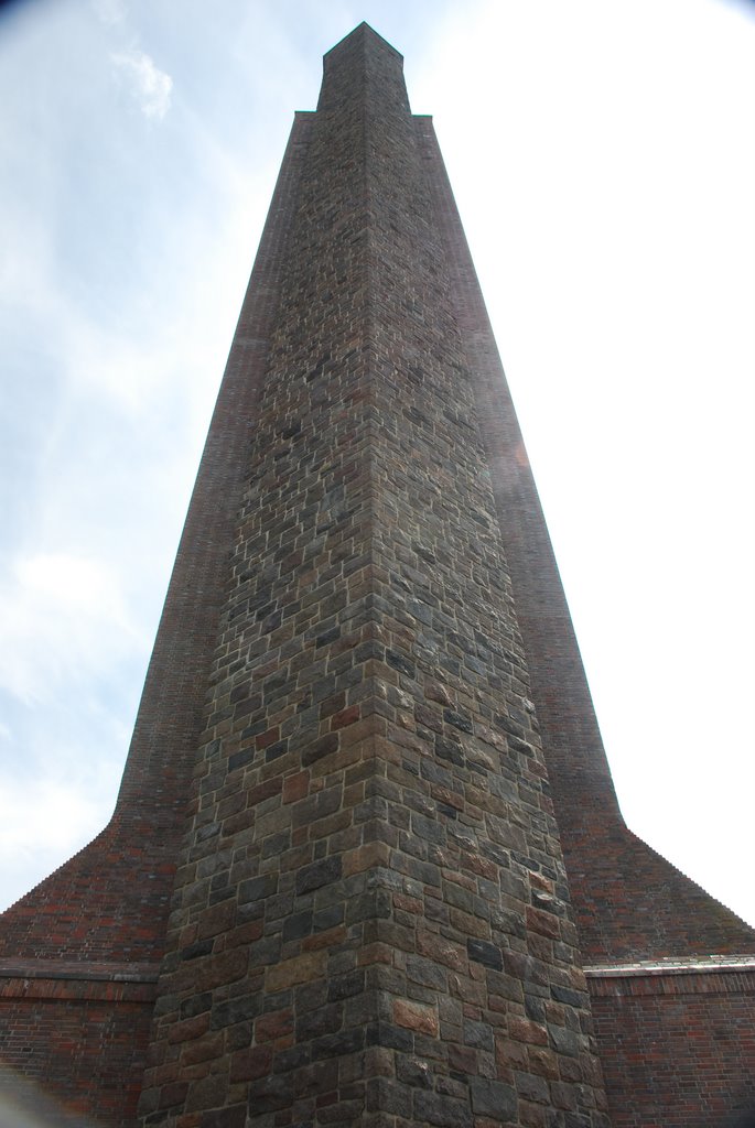 Laboe -Marine-Ehrenmal 06/2008 by Silverius Nikelski