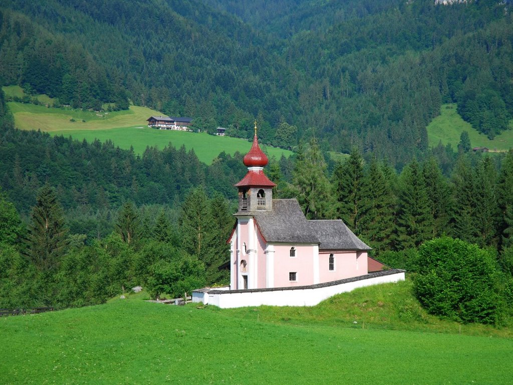 Auer-Kirchlein (Filialkirche St. Antonius) und am Hang der Krepperbauer. by Hans Wolters