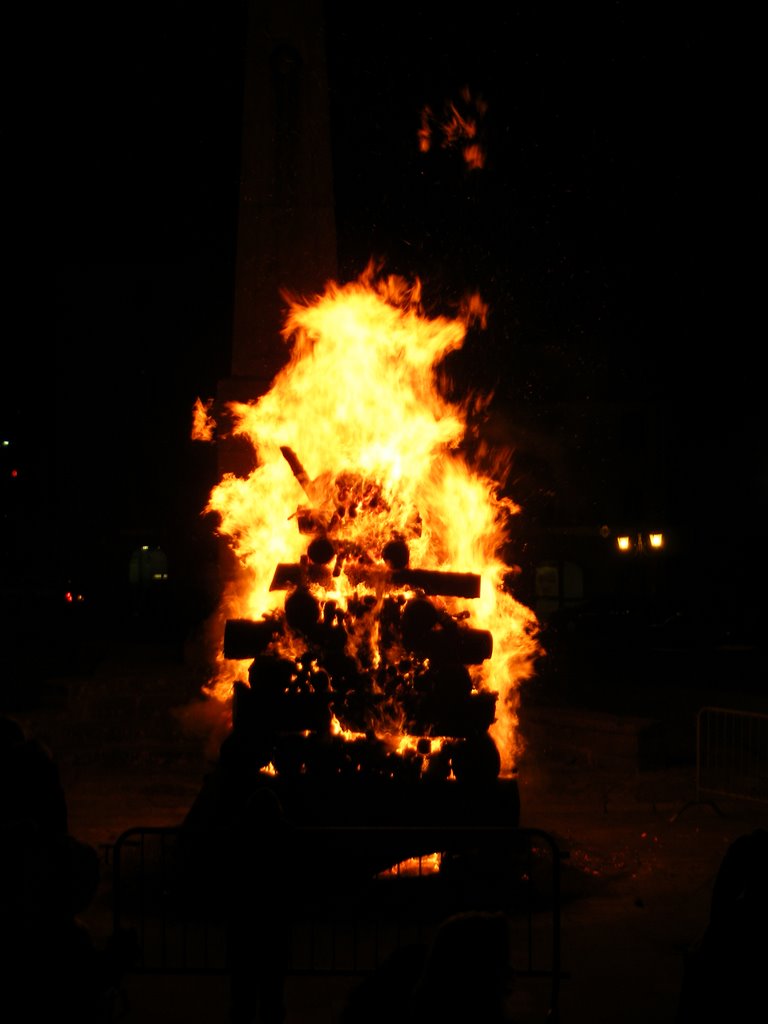 Il falò di fine anno di castel del piano by larth