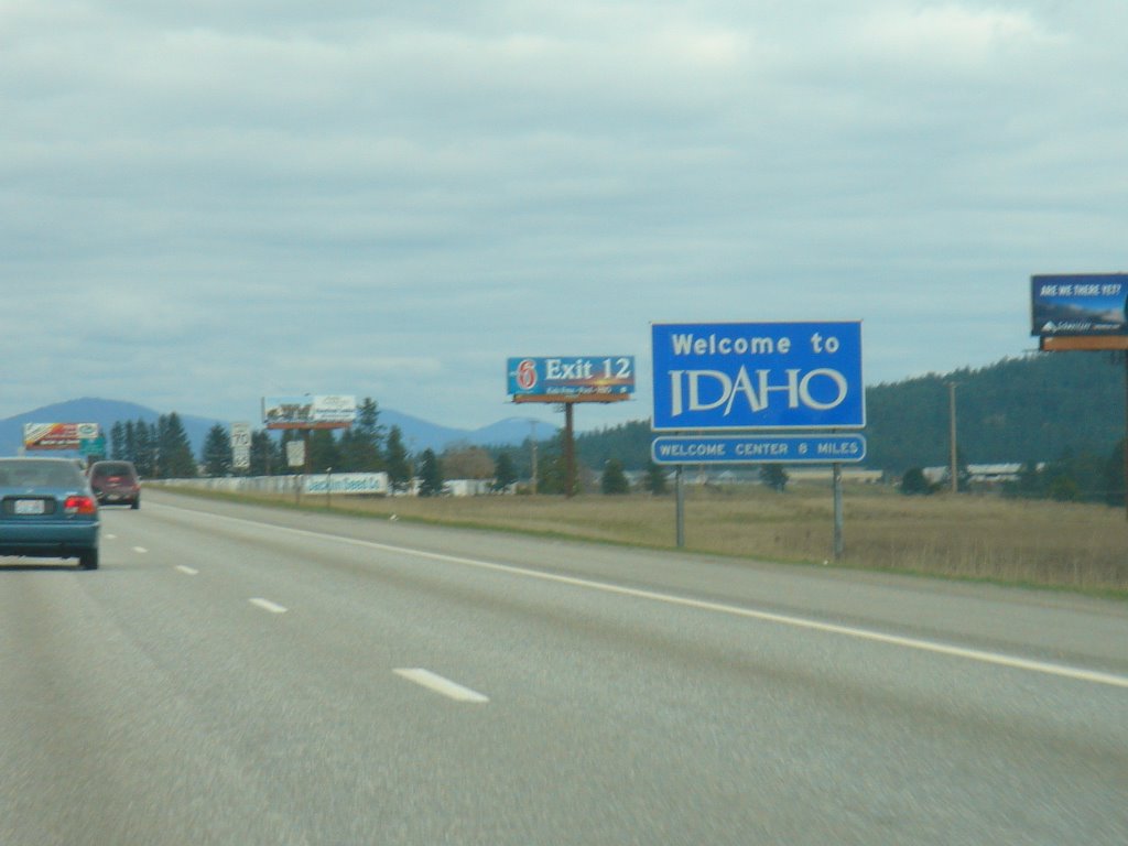 Idaho State Line on I-90 Apr.2007 by geniyen