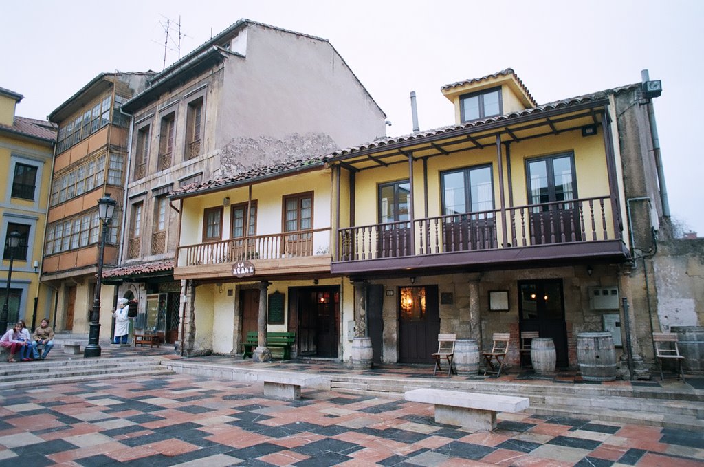 Plaza del Carbayo. Bares by JOSÉ MANUEL LÓPEZ GA…