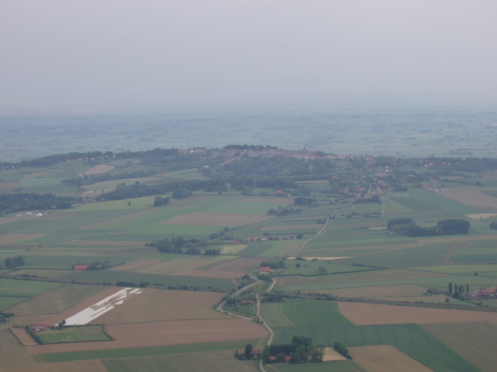 Vue vers le Mont Cassel juin 2004 by E Malvache