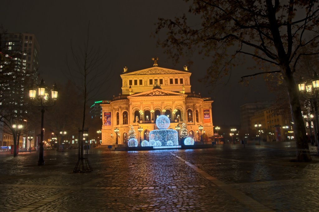 Alte Oper bei Nacht by stollem