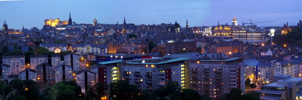 Edinburgh Twilight by eDJaDe