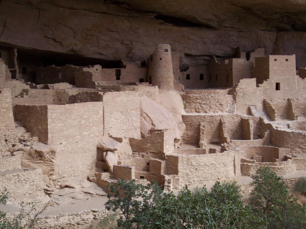 Mesa Verde Cliff Dwelling by S Thomason