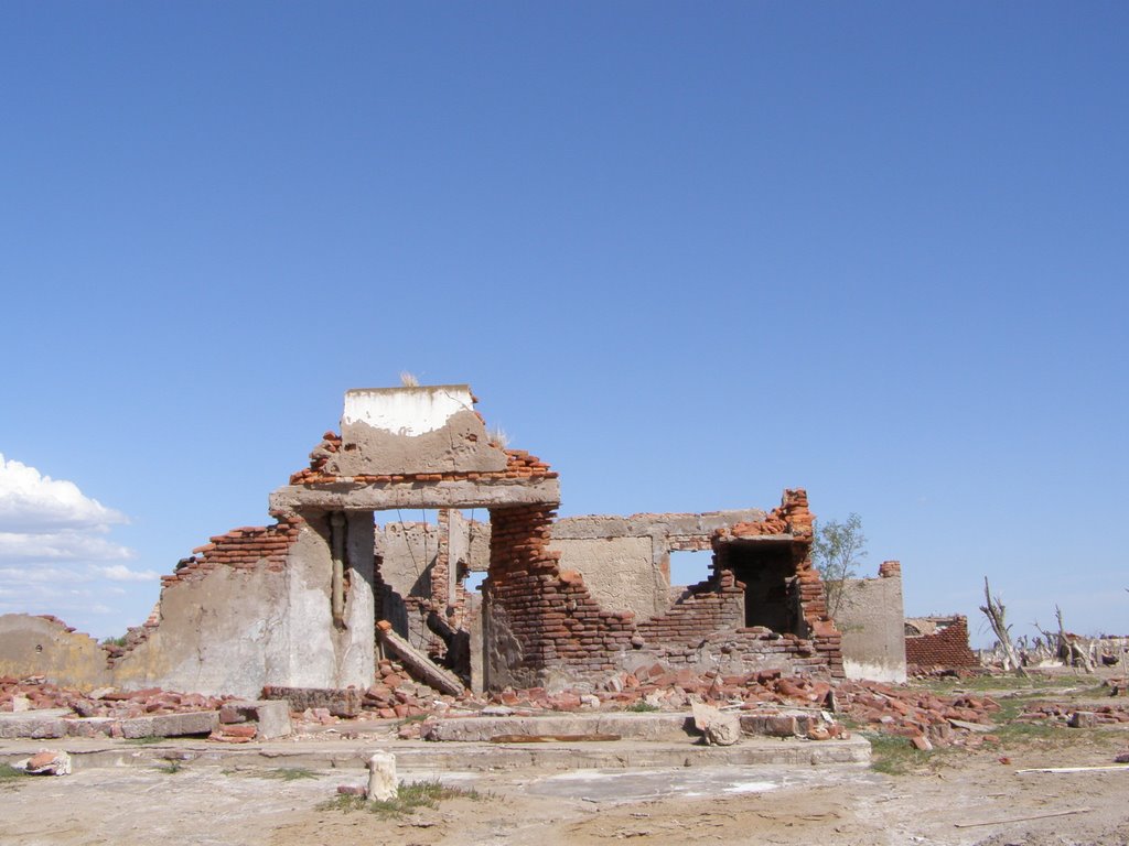 Epecuen by Octavio Cordero