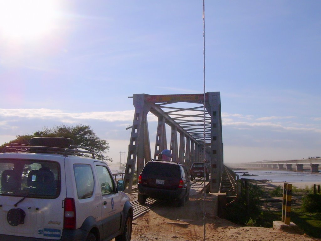 Corredor Iquique - Santos: Viejo y nuevo puentes sobre el Rio Grande by Pedro Lázaro