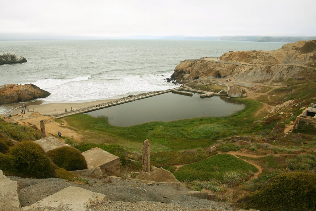 Sutro Bath's ruins by Rosencruz Sumera