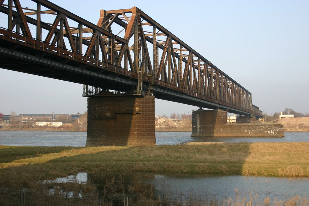 Duisburg-Rheinhausen - Eisenbahnbrücke, 2006 by T. Liebscher