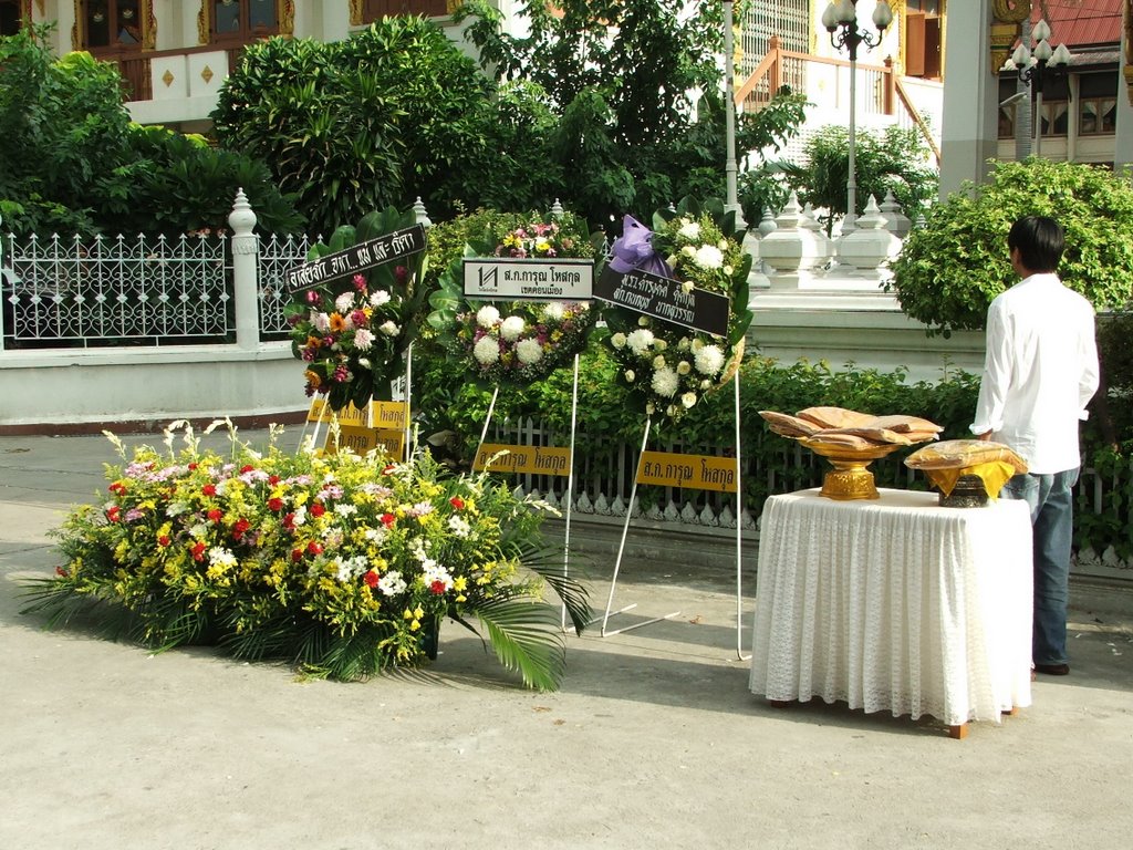 Bangkok, Wat Donmuang Phra Arramluang (Airport Wat), Funeral by Uwe Werner