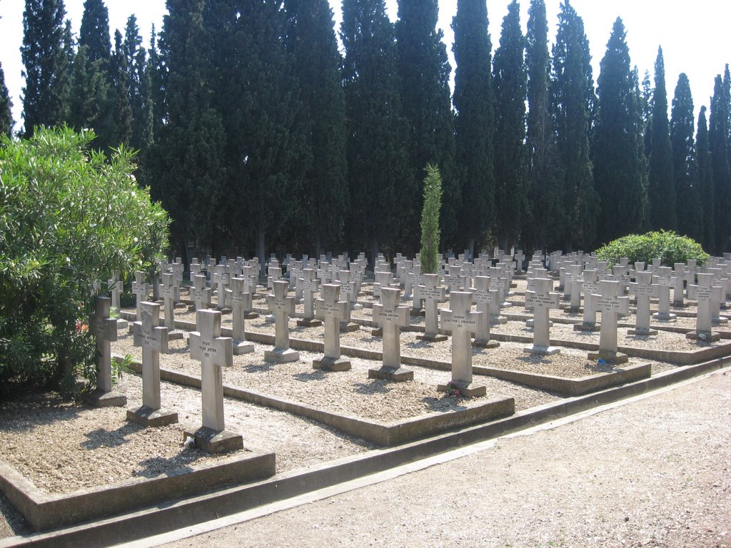 Thessaloniki - Solun - Zejtinlik - Serbian Military Cemetery from WW I by sonjabgd