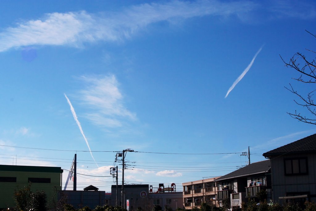 Jet streams upper west, Tsukimino, Suido michi （水道道より） by xezna