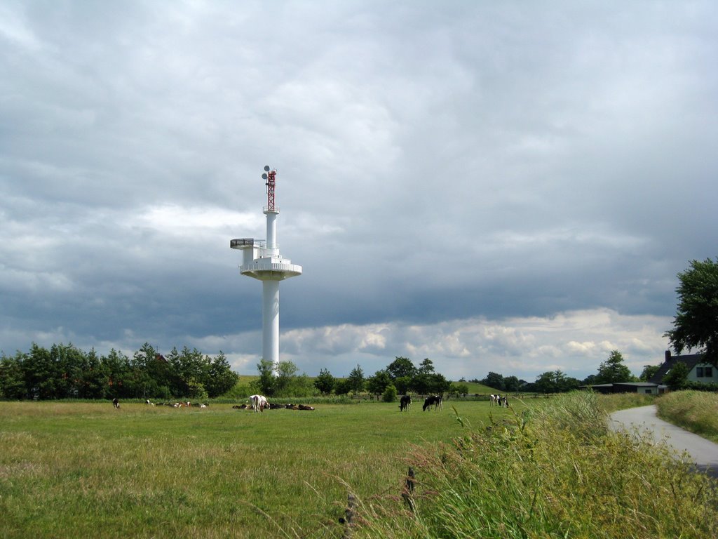 Mahrdorf - "Am Kanal" mit Blick auf Radarturm by Robert-68